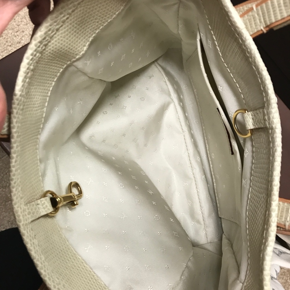 Auth Louis Vuitton Monogram glitter purse - Picture 5 of 8